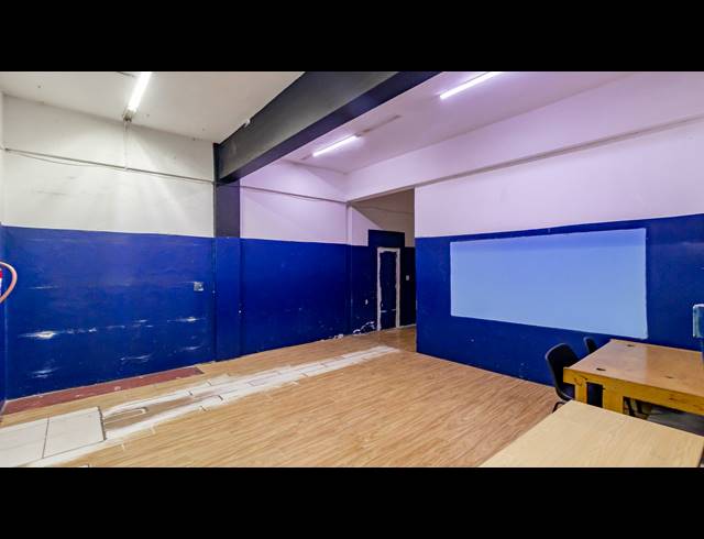2,413M² BUILDING FOR SALE IN FONTAINEBLEAU